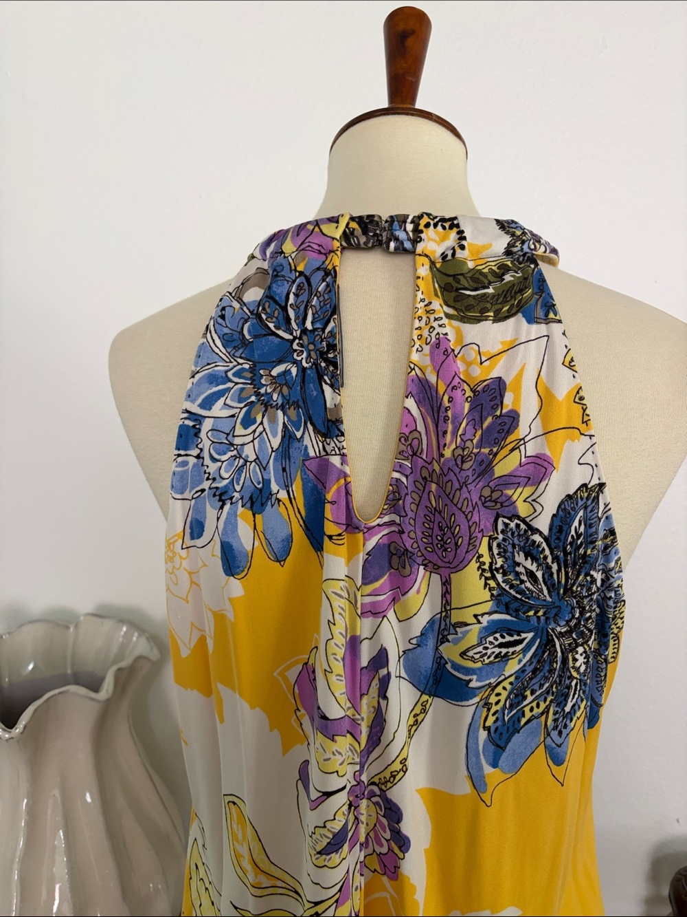 Sleeveless Yellow Floral Halter Camisole - Size XL - Resortwear Cruise Vacation - Picture 4 of 7